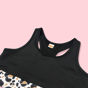 Vêtements pour enfants en gros : Ensemble de sport pour filles avec haut de yoga imprimé léopard et leggings de sport à taille haute - Product Image 4