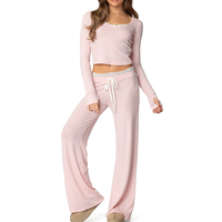 Ensemble de pyjama deux pièces pour femme avec logo personnalisé, t-shirt et pantalon large en dentelle, idéal pour la détente