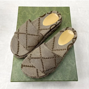 Ciabatte di Lusso Firmate da <span class=keywords><strong>Donna</strong></span>, <span class=keywords><strong>Sandali</strong></span> con Plateau Scavato, Ciabatte da <span class=keywords><strong>Spiaggia</strong></span> da <span class=keywords><strong>Donna</strong></span> - Product Image 1