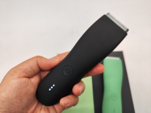 Rasoio Elettrico Impermeabile Silenzioso per Peli del Corpo da Uomo, Rifinitore per Inguine e Peli Pubici con Lama in Ceramica Sostituibile - Product Image 6