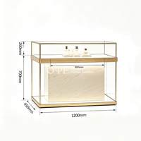 Aménagement de boutique de cosmétiques minimaliste moderne - Vitrine de présentation sur mesure pour le maquillage