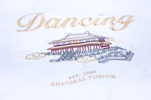 Machine à broder à grande vitesse HeFeng tête unique 9/12/15 aiguille 400*600/800/1200MM informatisée pour un usage domestique état neuf - Product Image 3