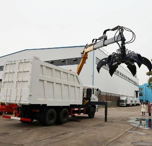 Camion-grue pliable Chengli 4x2 8 tonnes avec grappin à briques, grappin à acier, grappin à bois - Product Image 5