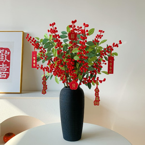 Ramas de Frutas Artificiales Muyu Chronicles, Bayas Rojas, Hojas Verdes, Decoración para el Hogar de Año Nuevo, Espuma Ligera Teñida a Mano - Product Image 2