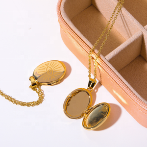 Popular estilo europeo y americano que se puede <span class=keywords><strong>abrir</strong></span> colgante de foto de acero inoxidable personalizado grabado con láser sol Luna ojos diseño patrón - Product Image 1