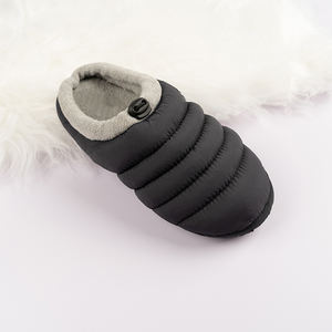 Petits profits nouveau tissu <span class=keywords><strong>de</strong></span> <span class=keywords><strong>ski</strong></span> matelassé avec boucle <span class=keywords><strong>de</strong></span> verrouillage ample intérieur chaud hommes coton maison pantoufles simples <span class=keywords><strong>chaussures</strong></span> - Product Image 3