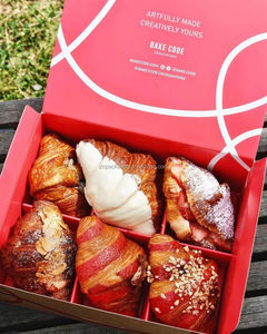 Vriendelijke Op Maat Gemaakte Rode Kleine <span class=keywords><strong>Burger</strong></span> Bakkerij Cake Catering Brownie Papier Croissant <span class=keywords><strong>Box</strong></span> Voedsel Verpakking - Product Image 5
