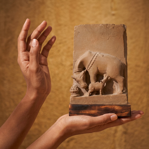 Escultura de Vaca Sagrada Kamdhenu, Réplica del Museo de Arte del Templo Hindú - Product Image 2
