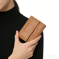 Dompet Kulit Kecil Wanita Terlaris Desain Tiga Lapis Terbuat dari Kulit Asli Anyaman Tangan Lipat dan Kantong Koin
