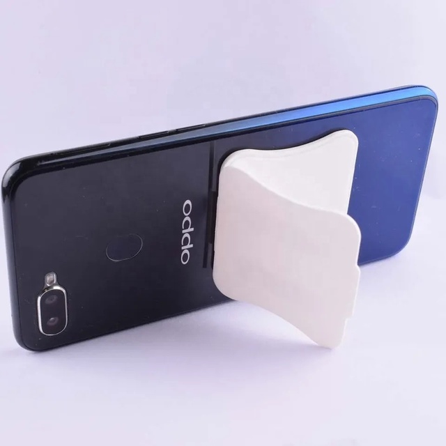 2023 New Products Anti Gravity Sticky Phone Sticker Nano Gel Pad Plastic Adhesive Nano Suction Cell Phone Stand
