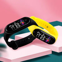 Montres de sport Mi 8 Band à écran tactile colorées et bon marché 2024, Reloj, bracelet électronique étanche, montre numérique LED