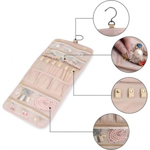 Estuche organizador de joyas colgante de viaje, plegable, con gancho para viaje, para anillos, collares, pulseras, de fábrica BSCI. - Product Image 6