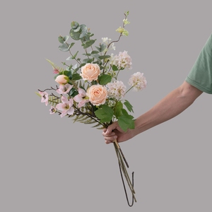 ช่อดอกไม้ประดิษฐ์ CF02142 หรูหรา ผสมผสานดอกกุหลาบ ไฮเดรนเยีย แมกโนเลีย พร้อมใบยูคาลิปตัส สำหรับตกแต่งงานแต่งงานและบ้าน - Product Image 2