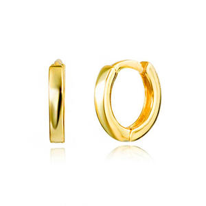 Piccoli orecchini a cerchio in rame placcato oro Micro per donne impilatori geometrici per serate e feste - Product Image 5