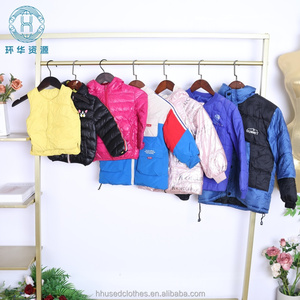 HHRT <span class=keywords><strong>Liquidación</strong></span> al por Mayor <span class=keywords><strong>de</strong></span> <span class=keywords><strong>Ropa</strong></span> Usada, Chaqueta <span class=keywords><strong>de</strong></span> Invierno Acolchada <span class=keywords><strong>de</strong></span> Segunda Mano, Grado A, Cálida y Resistente, para Hombre y Mujer - Product Image 2