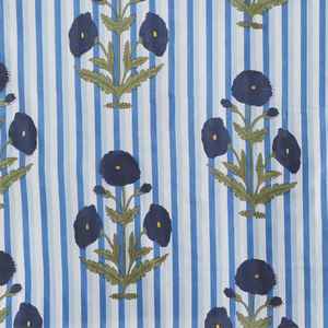 Kimono ligero de algodón con estampado floral, diseñado para ropa de noche femenina y comodidad tranquila en el hogar. - Product Image 4