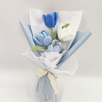 Cadeau de la Saint-Valentin, magnifique bouquet de fleurs en crochet bleu, fleurs tricotées, plantes en crochet pour cadeaux de femmes