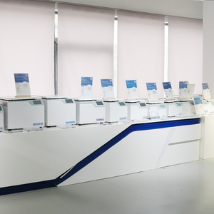 <span class=keywords><strong>Centrifugeuse</strong></span> de table <span class=keywords><strong>à</strong></span> basse vitesse BIOBASE CHINA avec verrouillage automatique du couvercle électrique pour laboratoire - Product Image 3