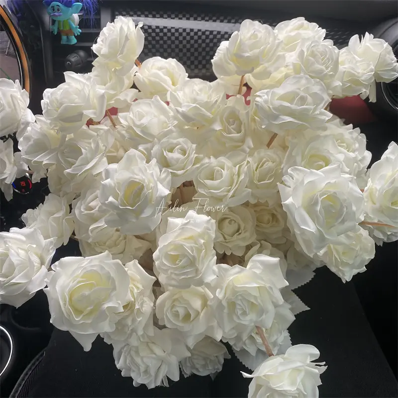 Rosa blanca barato tallo largo 5 cabezas rosas de seda flores artificiales para boda decoración del hogar arco de flores