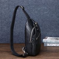 Tas dada pria motif buaya warna mist, tas dada multifungsi, tas selempang fashion outdoor untuk pria