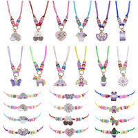 Ensemble de bracelets et colliers d'amitié pour enfants, en pâte polymère couleur poudre dorée, avec breloques papillon, cœur, arc-en-ciel et voiture