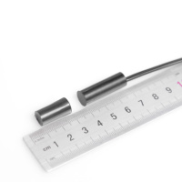 Capteur de proximité magnétique NO NC IP68 pour alarme de porte / Contact magnétique inductif à 2 ou 3 fils en plastique moulé