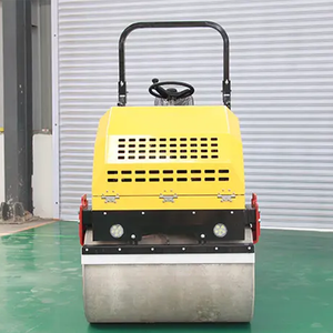 Rouleau compresseur d'occasion modèle 2018 en excellent état, doté d'un moteur diesel de 5,5 kW et d'une force de compression de 30 KN, idéal pour l'agriculture, à vendre. - Product Image 5