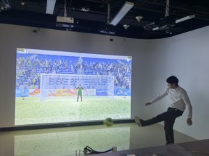 Juego de Fútbol Interactivo con Proyección AR, Juego de Tiros Penales de Alta Precisión para Interiores, Ideal para Salas de Juego - Product Image 5
