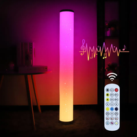 Lampe d'ambiance personnalisée Smart Home lampadaire LED Rgb chambre à coucher chevet application Wifi et télécommande lampadaire d'angle sur pied