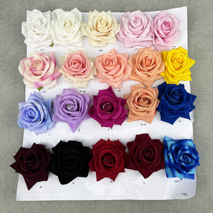 زهور الورد الصناعية المخملية عالية الجودة بالجملة من المصنع، رؤوس ورد حمراء وبيضاء مخصصة بملمس طبيعي للزينة - Product Image 2