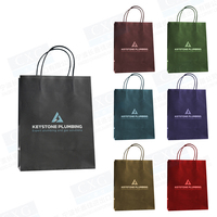 Sacs en papier noir imprimés sur mesure Boutique Emballage en papier pour achats au détail Sac en papier kraft à emporter sur mesure avec poignée