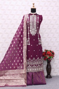 Nouvelle collection de costumes Salwar pakistanais en georgette semi-cousue avec broderie et paillettes disponibles à un prix de gros abordable - Product Image 4