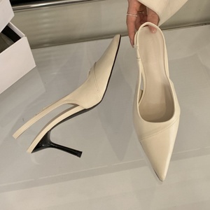 Nouvelles sandales pour femmes 2026 à talon fin, bout pointu et fermé, blanches, style coréen minimaliste, à découpes latérales, chaussures à talons hauts tendance - Product Image 1