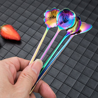 Ensemble de 4 cuillères à long manche en acier inoxydable en forme de fleur créatives pour le café, les desserts, les cocktails et le mélange