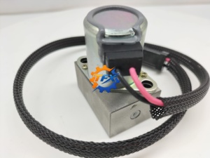 อะไหล่แท้ OEM PC200-7 PC200-8 PC220-7 PC300-7 PC78US-6 PC78MR-6 PC88MR-8 อะไหล่ไฟฟ้ารถขุด โซลินอยด์วาล์ว 702-21-55900 702-21 - Product Image 2