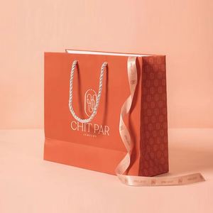 Sacs en papier de luxe personnalisés avec poignée pour vêtements, shopping, mariage et emballage de cadeaux cosmétiques – Sacs de luxe personnalisables - Product Image 5