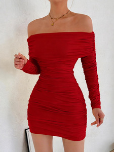 Vestido de fiesta sexy casual con hombros descubiertos, manga larga, cuello de un solo hombro, plisado, ajustado y con vuelo en la cadera. - Product Image 4