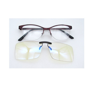 Thời trang kim loại khung Clip-on Gaming kính với màu xanh chặn ánh sáng cho máy tính sử dụng - Product Image 3