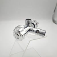 Moderner amerikanischer Duscharm-Adapter mit Wasserhahn-Top-Spray und Umsteller für Doppel-Badezimmerarmaturen