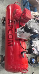 Compresseur d'air à piston haute performance personnalisé APCOM 220V/380V 50/60Hz, système pneumatique, compatible avec différentes tensions électriques régionales. - Product Image 3