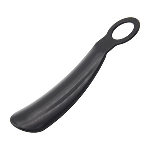 Calzador de Plástico Corto Yinste de 13.9cm, Negro, Portátil, para Facilitar el Calzarse - Product Image 3
