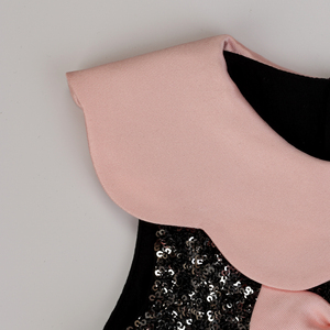 Vestido de fiesta con lentejuelas para niñas pequeñas con lazo y cuello rosas - Product Image 3