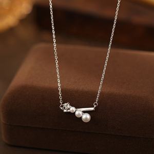 Colliers élégants pour femmes en argent sterling 925 avec perles blanches et CZ, lignes croisées, chaîne claviculaire, 2026 - Product Image 5