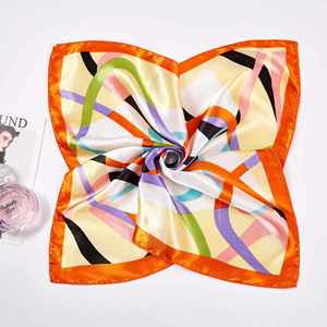 Pañuelo Cuadrado con Estampado Digital Personalizado, Hecho con Tela de Algodón y Rayón para Mujer - Product Image 3