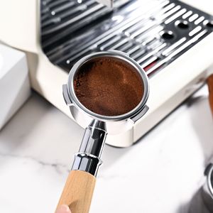 Porte-filtre sans fond à trois poignées 58 mm en acier inoxydable avec poignée en bois pour machine à expresso - Product Image 3