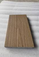 Plancher en PVC solide co-extrudé ASA |   Planches de terrasse en composite extérieur antidérapantes, résistantes à l'eau, à grain de bois brossé moderne, système de clic