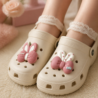 Breloques de chaussures en PVC motif ours mignon avec nœud et décorations florales, style personnalisé pour chaussures, sandales et pantoufles