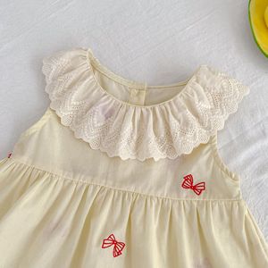 Completo Estivo per Ragazze in Cotone con Top con Colletto in Pizzo, Pantaloni Dritti e Fiocco Ricamato - Product Image 3