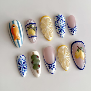 Faux ongles en gel souple faits main, motif été méditerranéen, amande, citron 3D, poisson, olive, bleu floral, pour vacances à la plage - Product Image 1