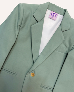 Blazer vert sauge uni pour garçons, élégant pour les occasions spéciales, blazer formel avec tissu de qualité supérieure et coupe confortable pour enfants - Product Image 3